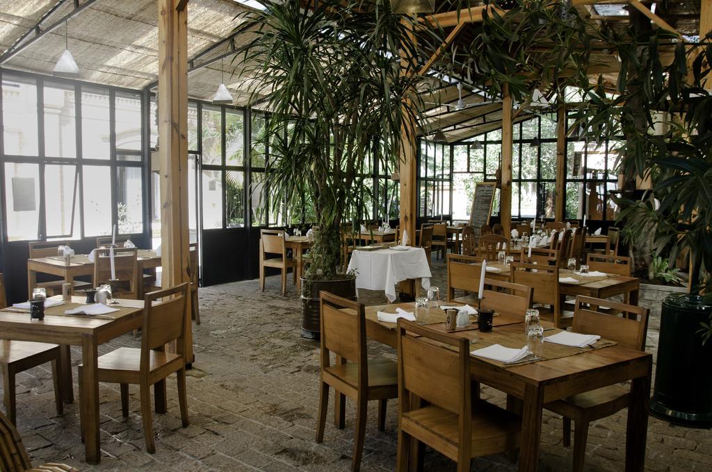 Hotel Restaurant Le Combava アンタナナリボ エクステリア 写真