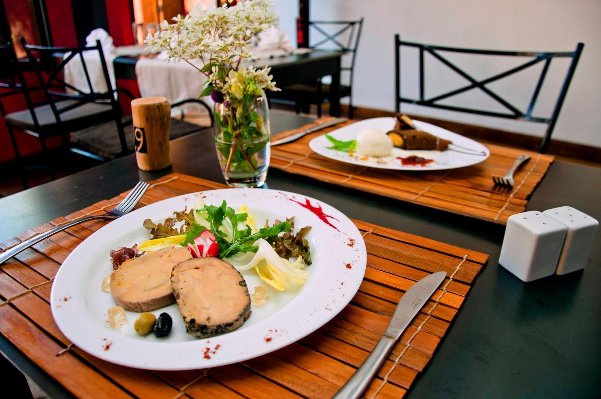 Hotel Restaurant Le Combava アンタナナリボ エクステリア 写真
